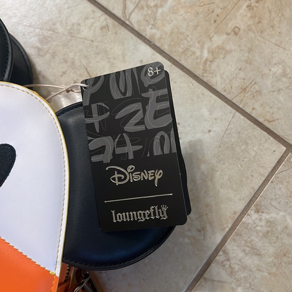 NWT Disney Mickey and Minnie Candy Corn Lounge Fly Crossbody. - Picture 3 of 6